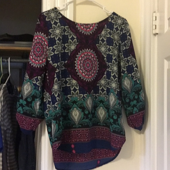 Francesca’s Patterned Tunic Blouse - Picture 2 of 6